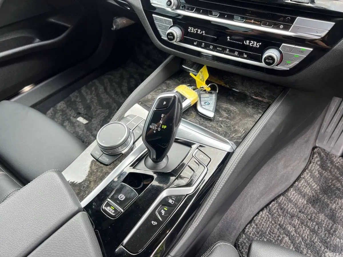 BMW 5-Series Saloon, Petrol Plug-in Hybrid, 2021, Blue