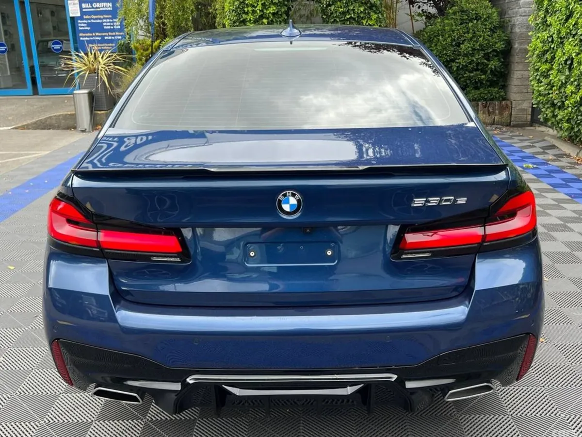 BMW 5-Series Saloon, Petrol Plug-in Hybrid, 2021, Blue