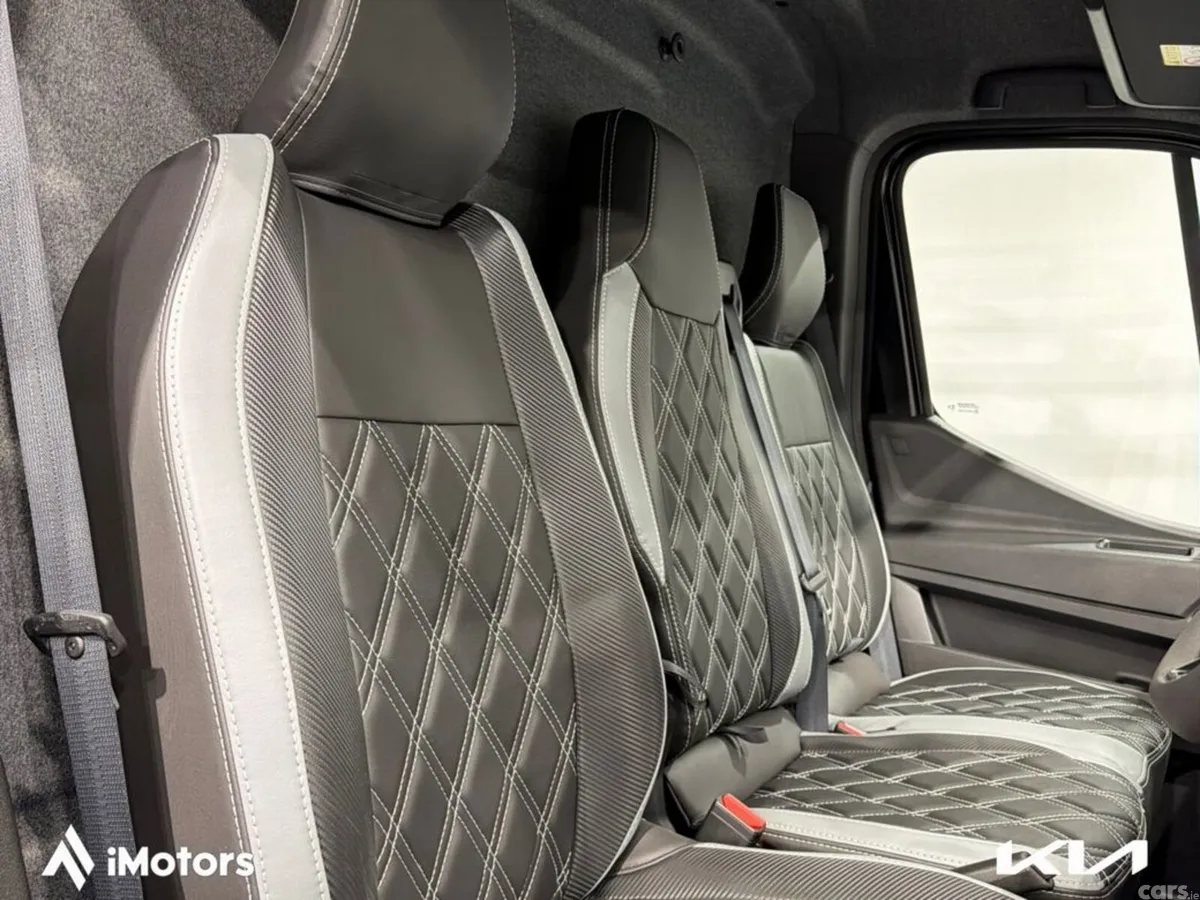 Nissan Interstar Van, Diesel, 2027, Black