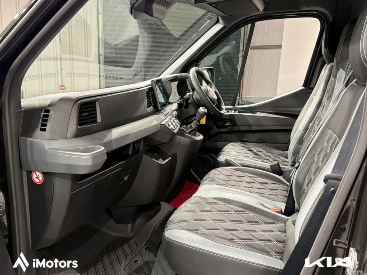 Nissan Interstar Van, Diesel, 2027, Black