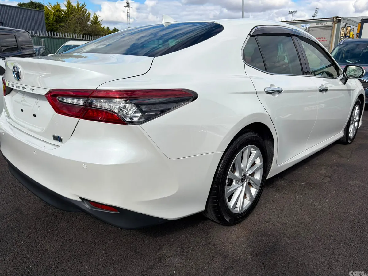 Toyota Camry Saloon, Petrol Hybrid, 2021, White