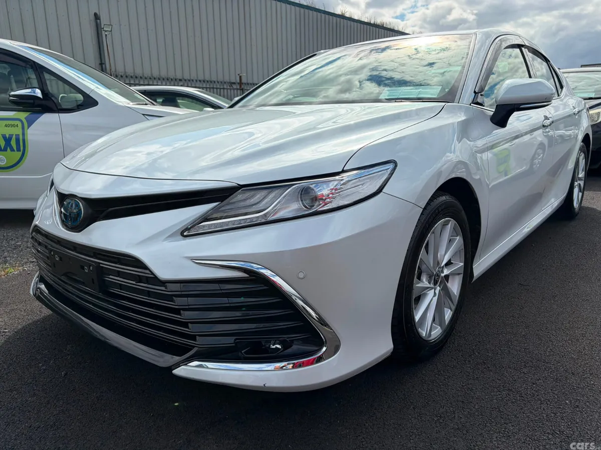Toyota Camry Saloon, Petrol Hybrid, 2021, White