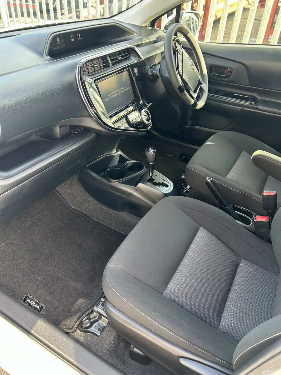 Toyota Aqua Hatchback, Petrol Hybrid, 2020, White