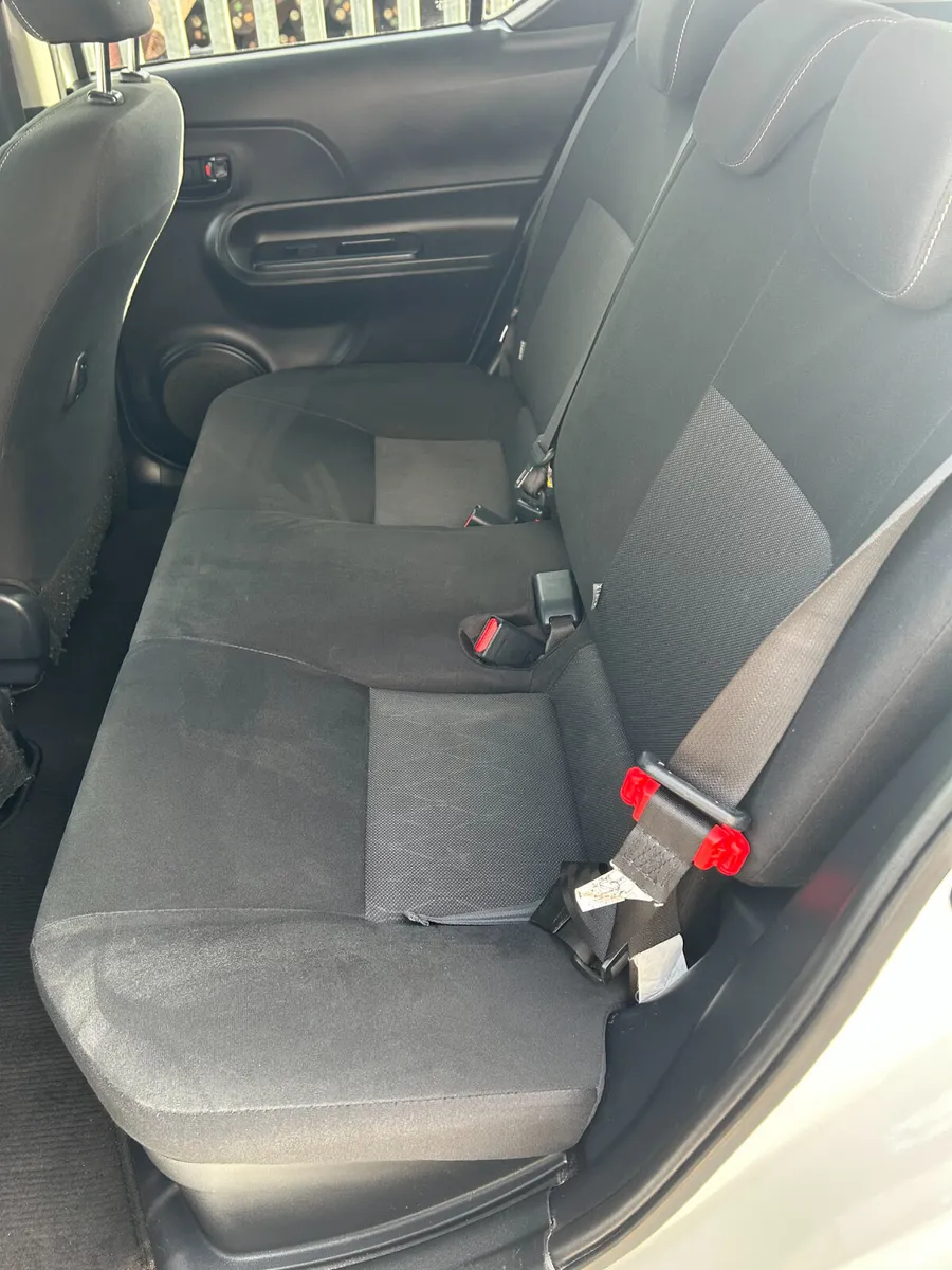 Toyota Aqua Hatchback, Petrol Hybrid, 2020, White