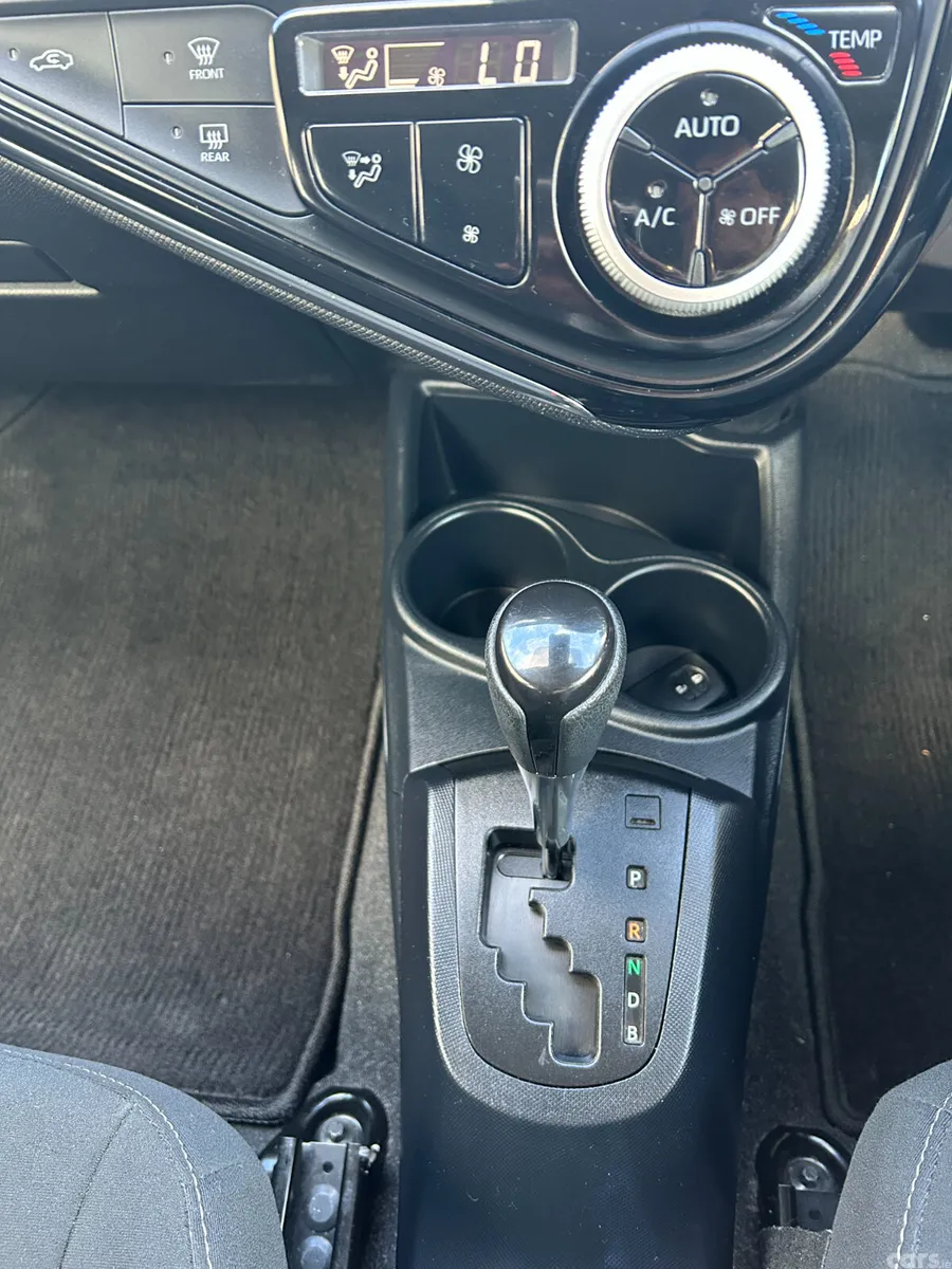 Toyota Aqua Hatchback, Petrol Hybrid, 2020, White