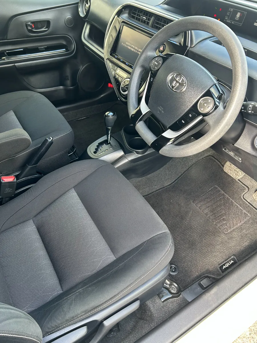 Toyota Aqua Hatchback, Petrol Hybrid, 2020, White