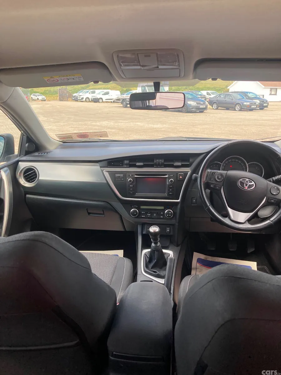 Toyota Auris Hatchback, Diesel, 2013, Silver