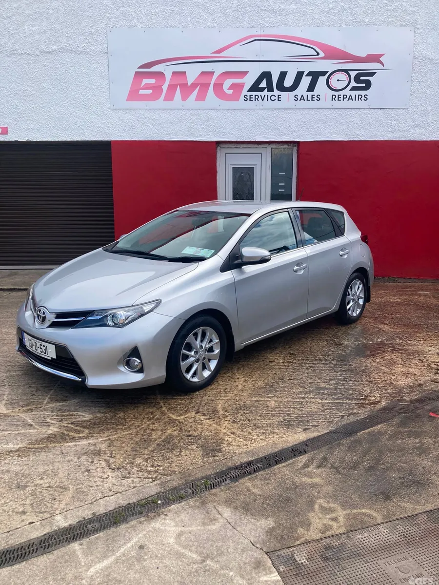 Toyota Auris Hatchback, Diesel, 2013, Silver