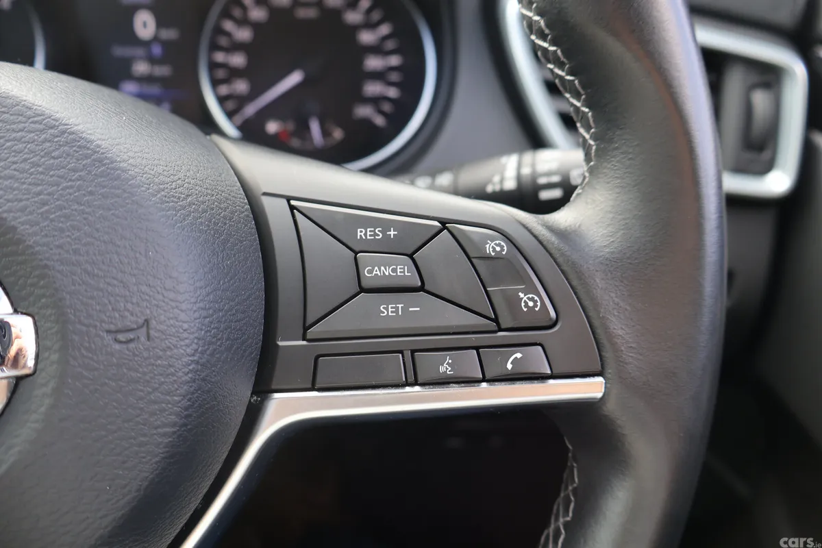 Nissan Qashqai MPV, Diesel, 2020, Grey