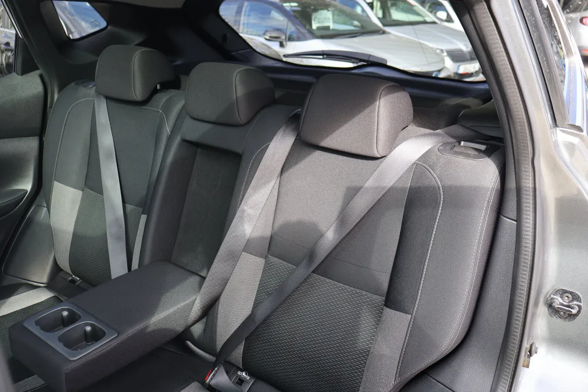 Nissan Qashqai MPV, Diesel, 2020, Grey