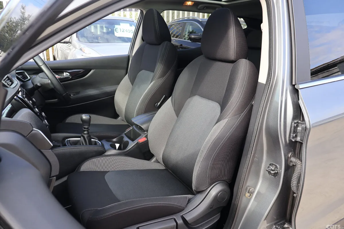 Nissan Qashqai MPV, Diesel, 2020, Grey