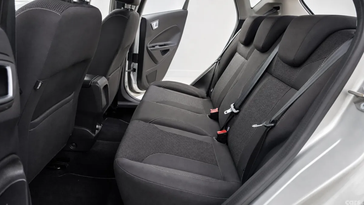 Ford Fiesta Hatchback, Petrol, 2016, Silver