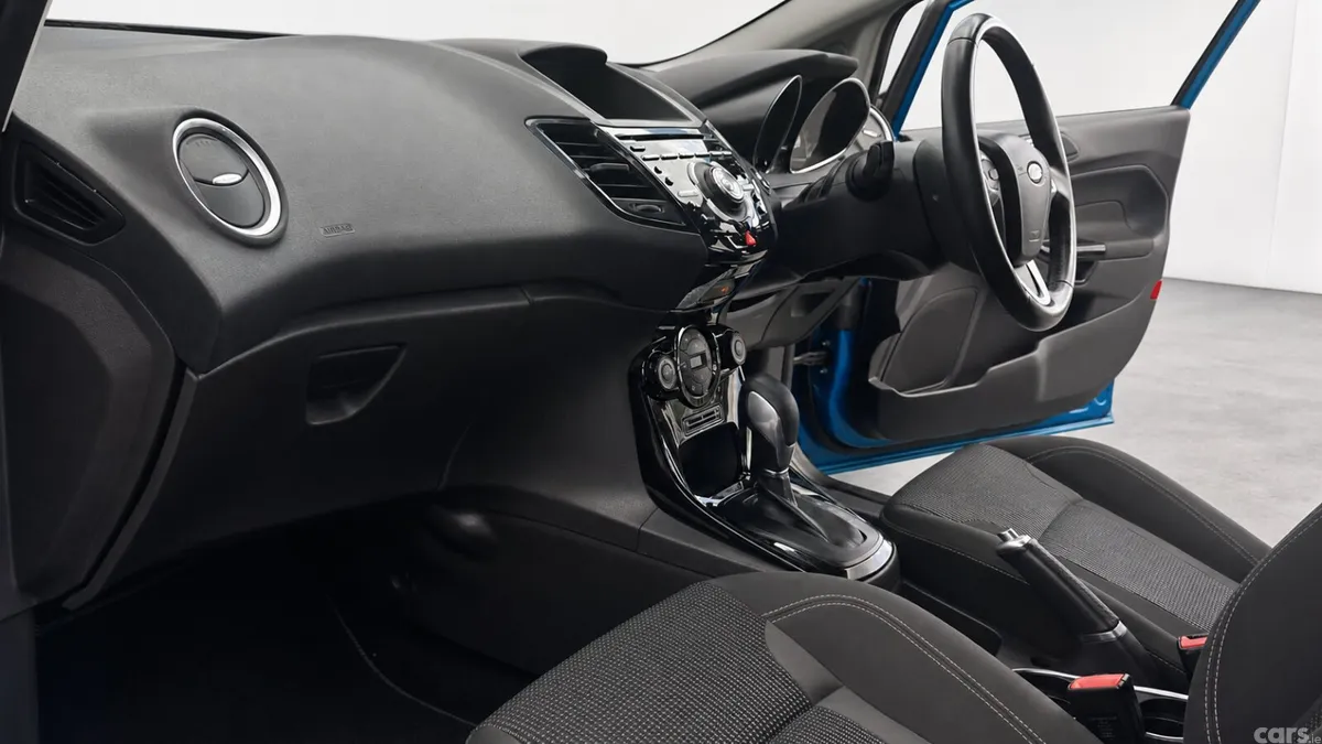 Ford Fiesta Hatchback, Petrol, 2016, Blue