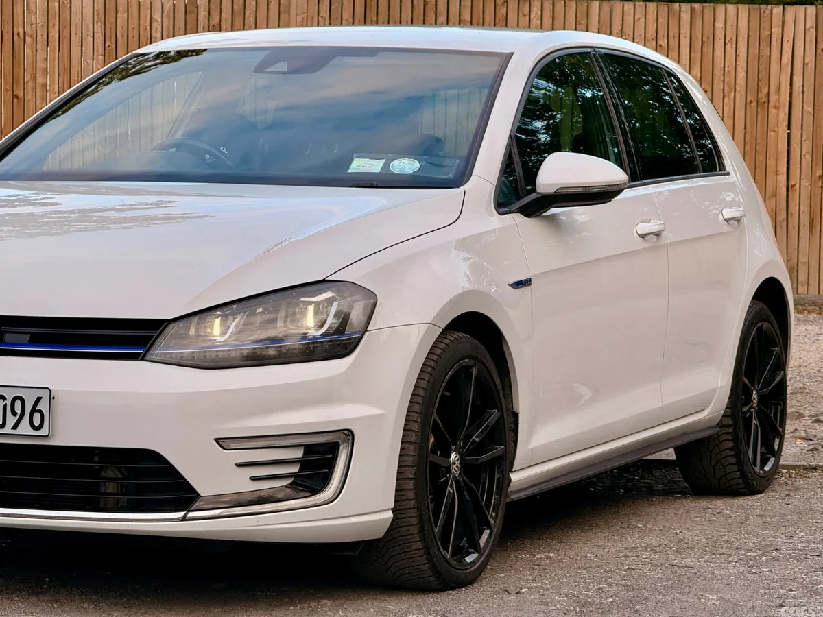 Volkswagen Golf Hatchback, Petrol Plug-in Hybrid, 2016, White