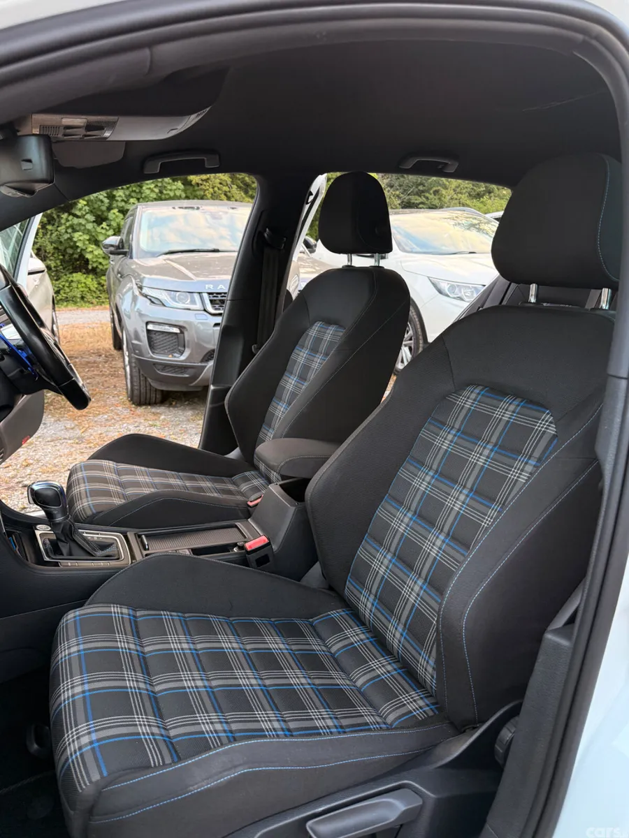 Volkswagen Golf Hatchback, Petrol Plug-in Hybrid, 2016, White