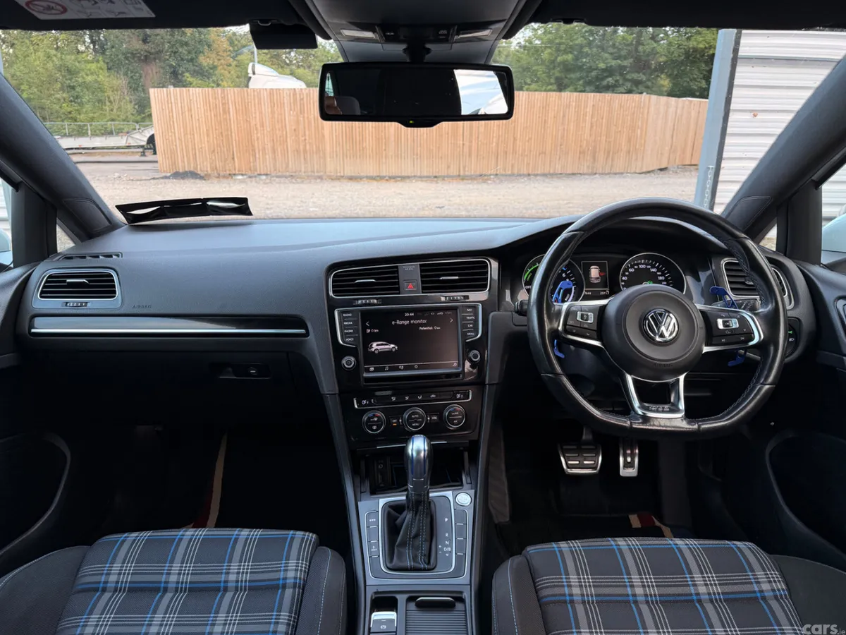 Volkswagen Golf Hatchback, Petrol Plug-in Hybrid, 2016, White