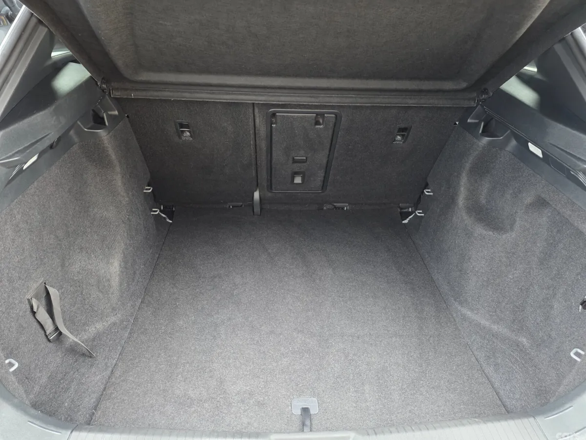 Volkswagen ID.4 SUV, Electric, 2023, Grey