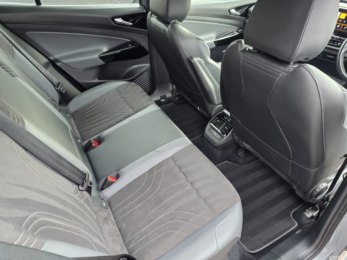 Volkswagen ID.4 SUV, Electric, 2023, Grey