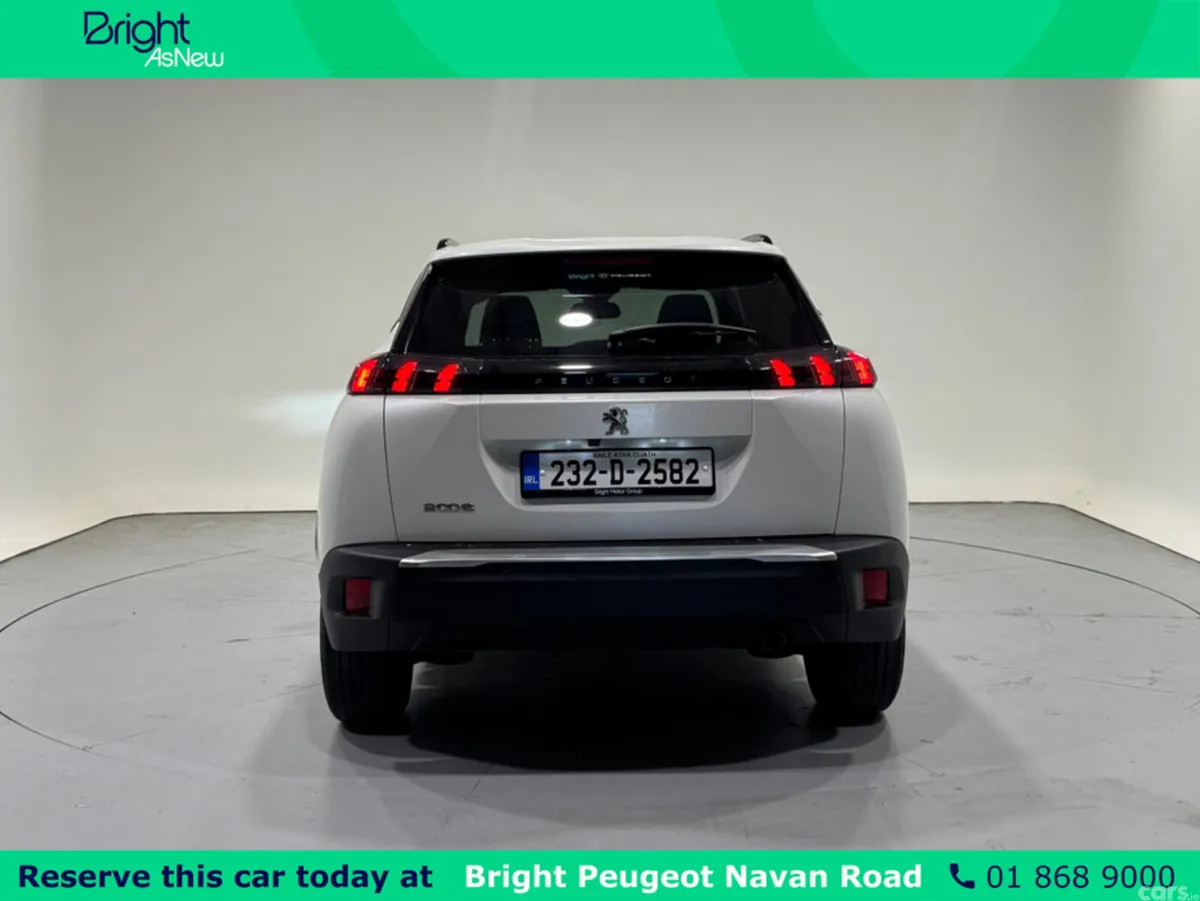 Peugeot 2008 MPV, Petrol, 2023, White