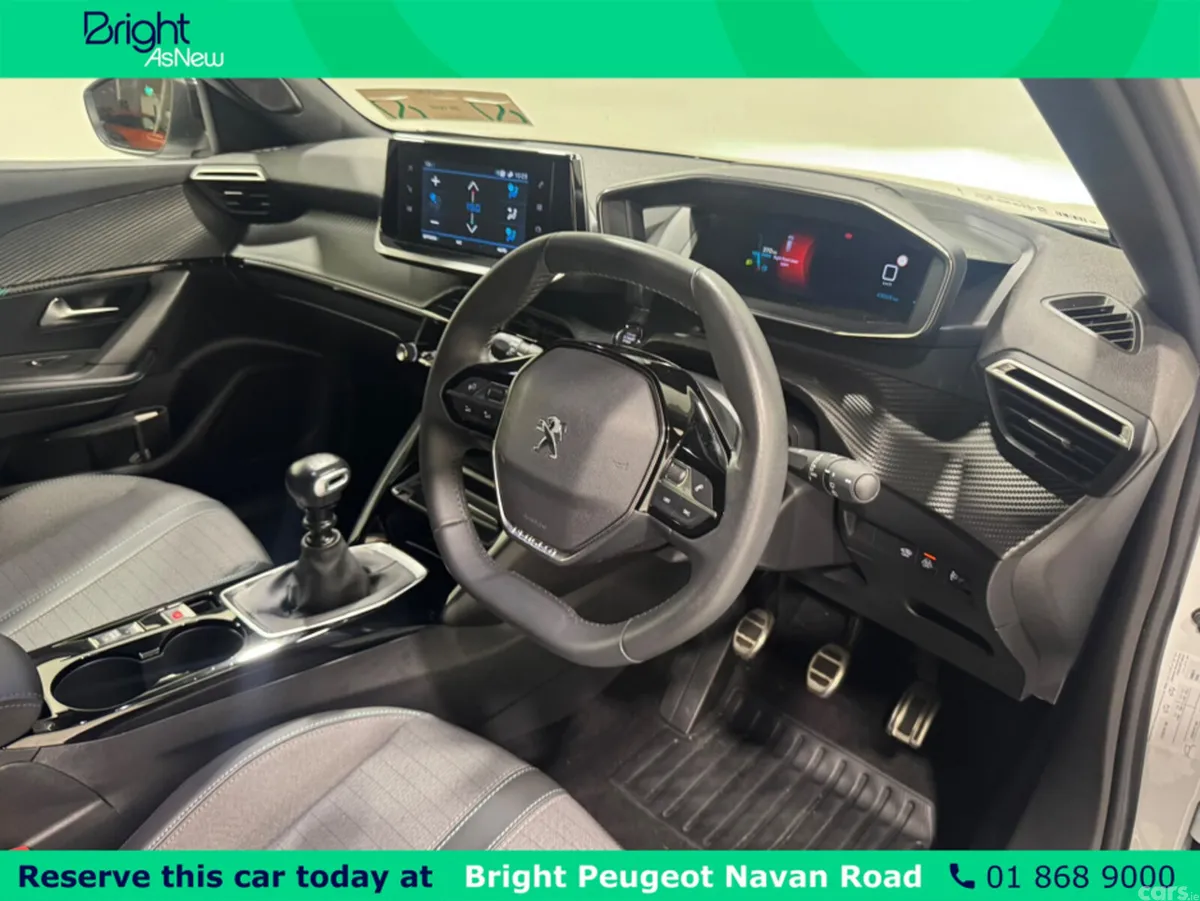 Peugeot 2008 MPV, Petrol, 2023, White
