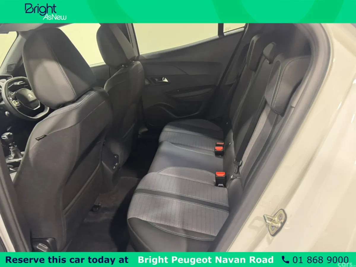 Peugeot 2008 MPV, Petrol, 2023, White