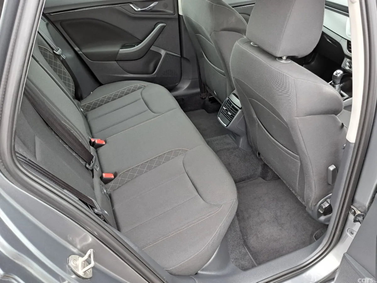 Skoda Kamiq Hatchback, Petrol, 2023, Grey