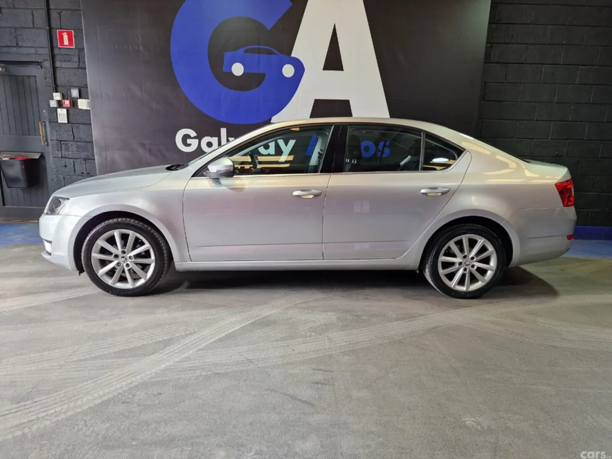 Skoda Octavia Hatchback, Diesel, 2017, Grey