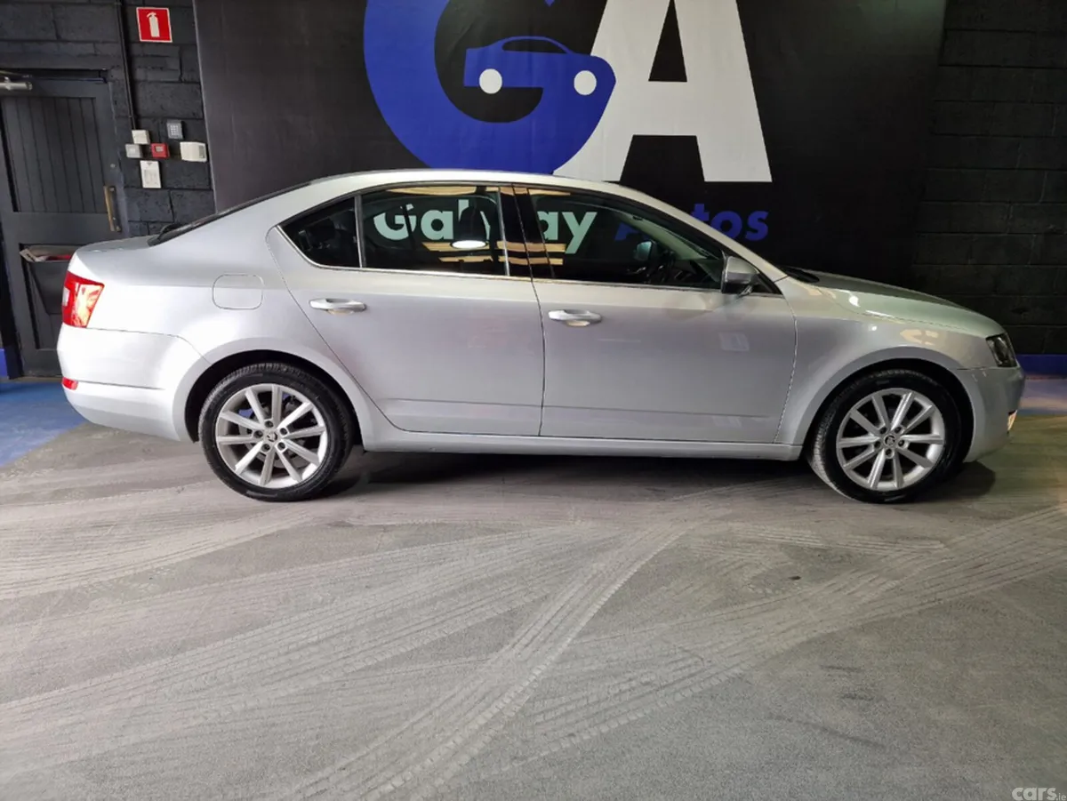 Skoda Octavia Hatchback, Diesel, 2017, Grey