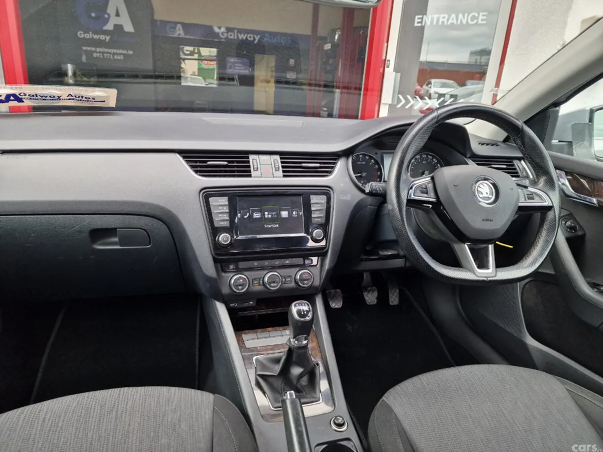 Skoda Octavia Hatchback, Diesel, 2017, Grey