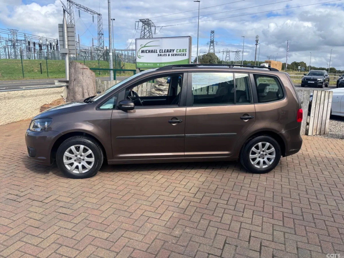 Volkswagen Touran MPV, Diesel, 2015, Brown
