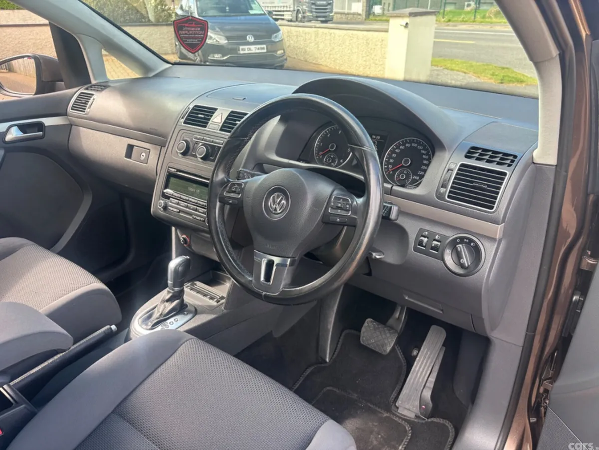 Volkswagen Touran MPV, Diesel, 2015, Brown