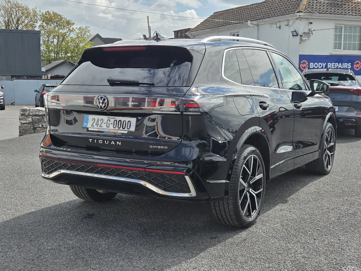 Volkswagen Tiguan Estate, Petrol Plug-in Hybrid, 2024, Black