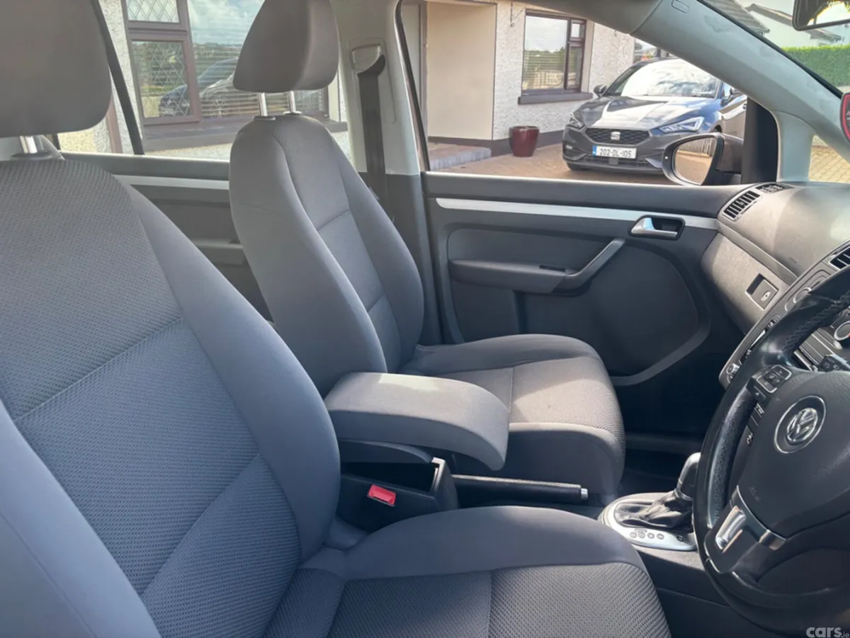Volkswagen Touran MPV, Diesel, 2015, Brown