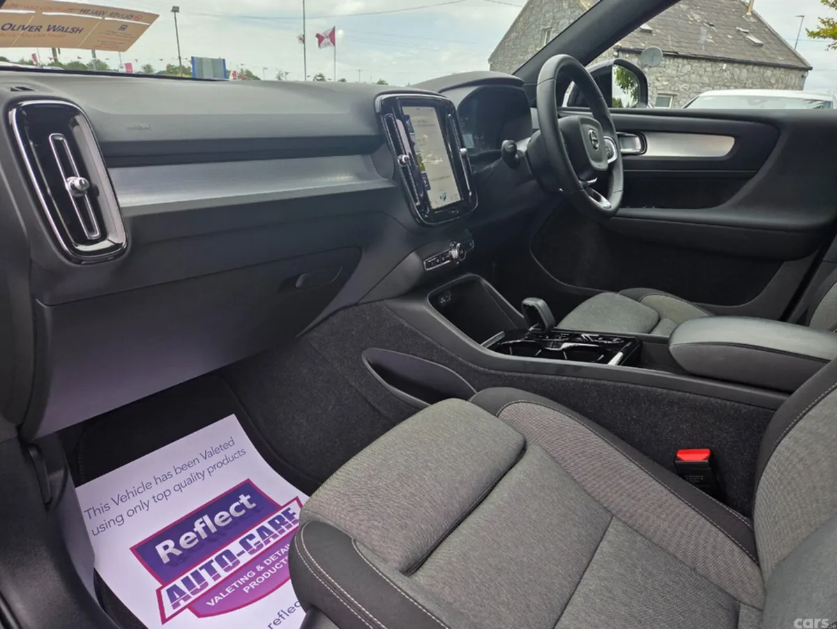 Volvo XC40 Estate, Petrol Hybrid, 2023, Black