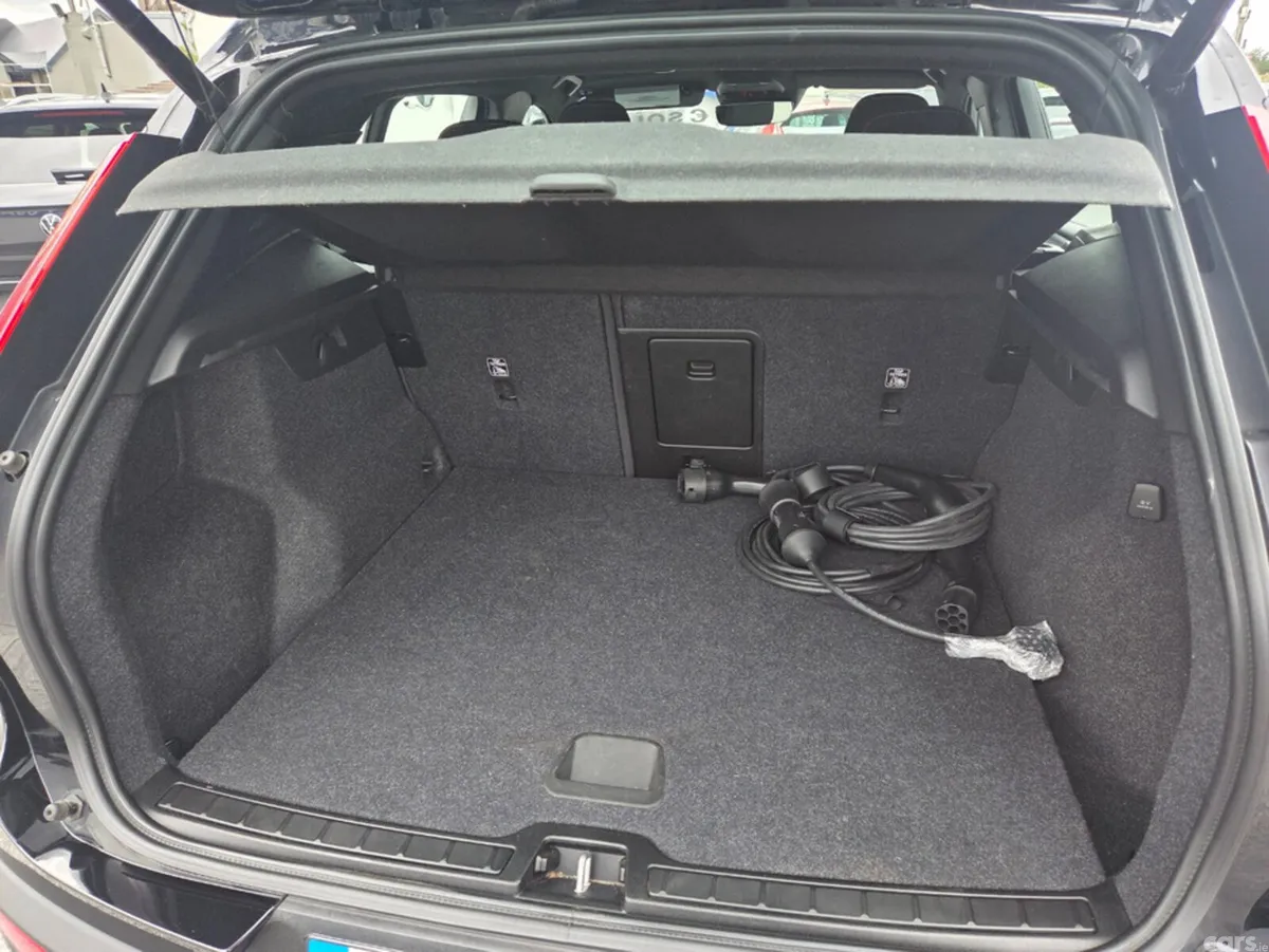 Volvo XC40 Estate, Petrol Hybrid, 2023, Black