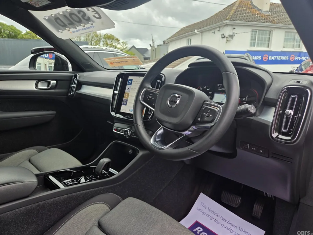 Volvo XC40 Estate, Petrol Hybrid, 2023, Black