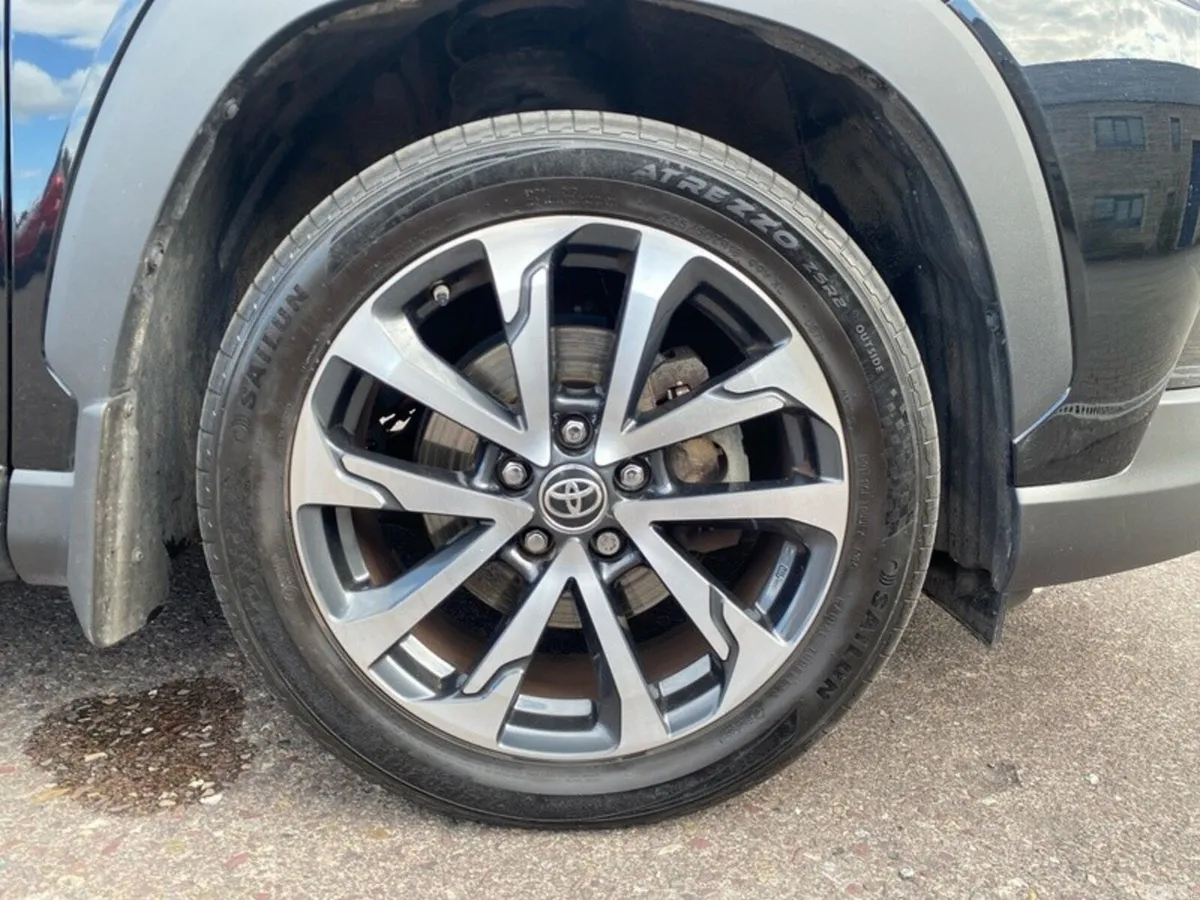 Toyota Corolla Cross SUV, Petrol Hybrid, 2024, Black