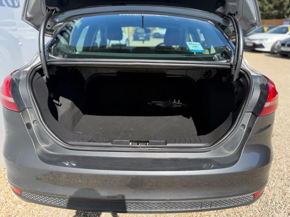 Ford Focus Saloon, Diesel, 2015, Grey