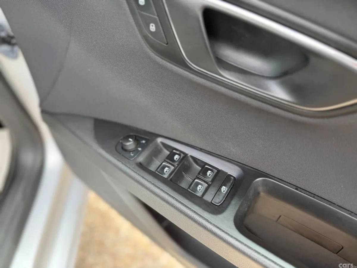 SEAT Leon Estate, Petrol, 2016, Silver