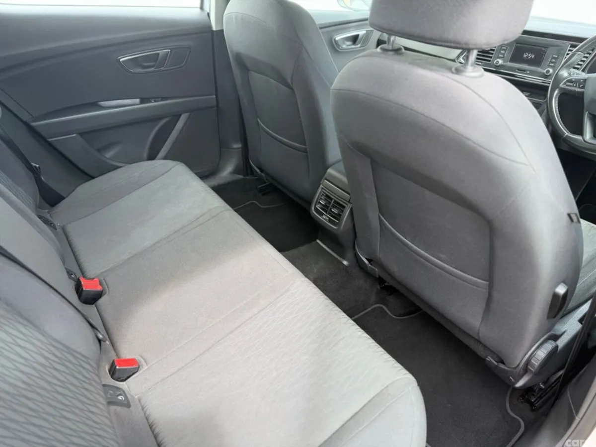 SEAT Leon Estate, Petrol, 2016, Silver