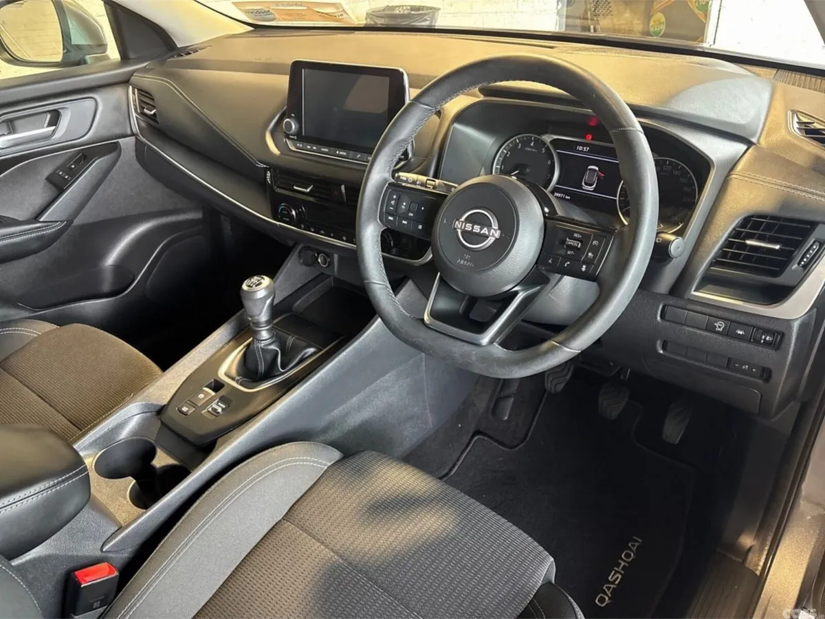 Nissan Qashqai MPV, Petrol, 2024, Grey