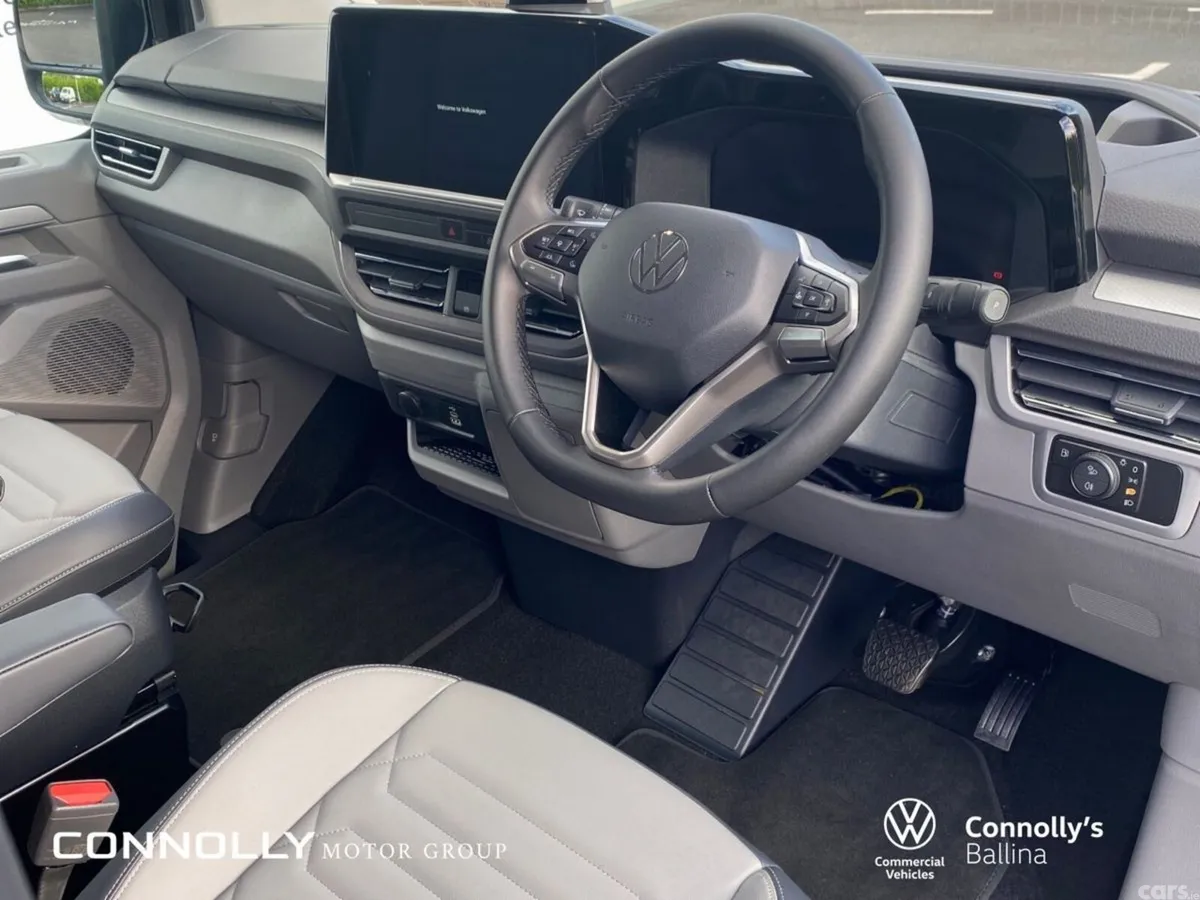 Volkswagen Caravelle MPV, Petrol Plug-in Hybrid, 2027, Black