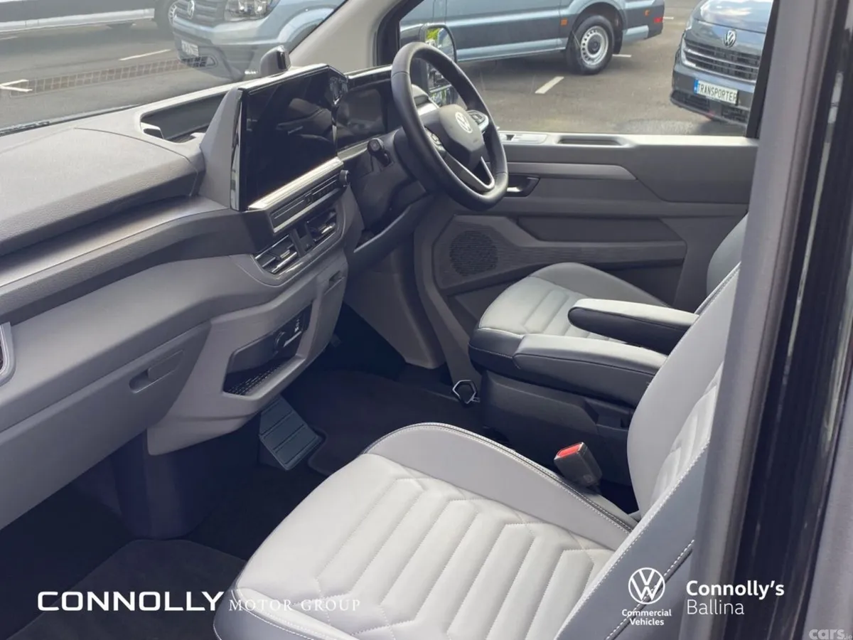 Volkswagen Caravelle MPV, Petrol Plug-in Hybrid, 2027, Black