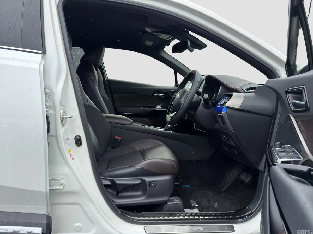 Toyota C-HR SUV, Petrol Hybrid, 2018, White