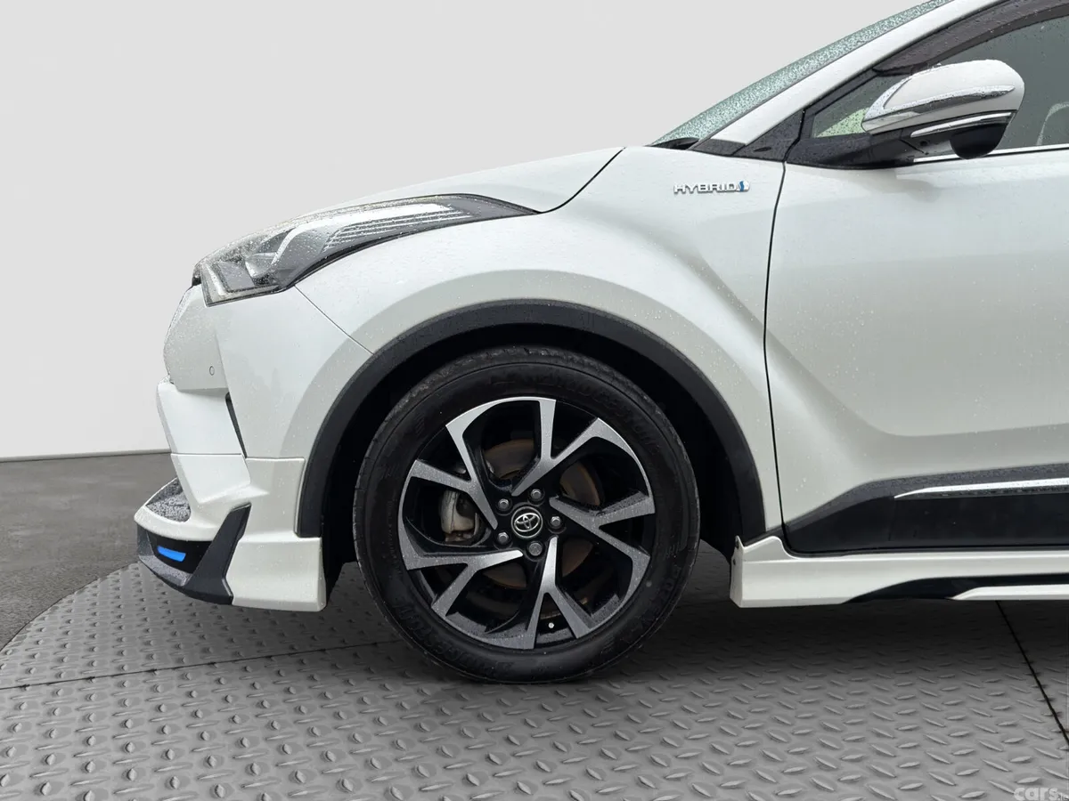 Toyota C-HR SUV, Petrol Hybrid, 2018, White
