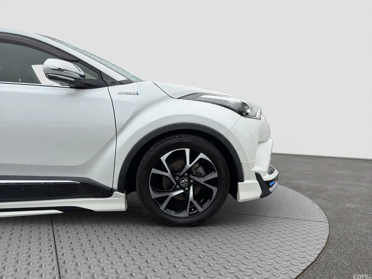 Toyota C-HR SUV, Petrol Hybrid, 2018, White