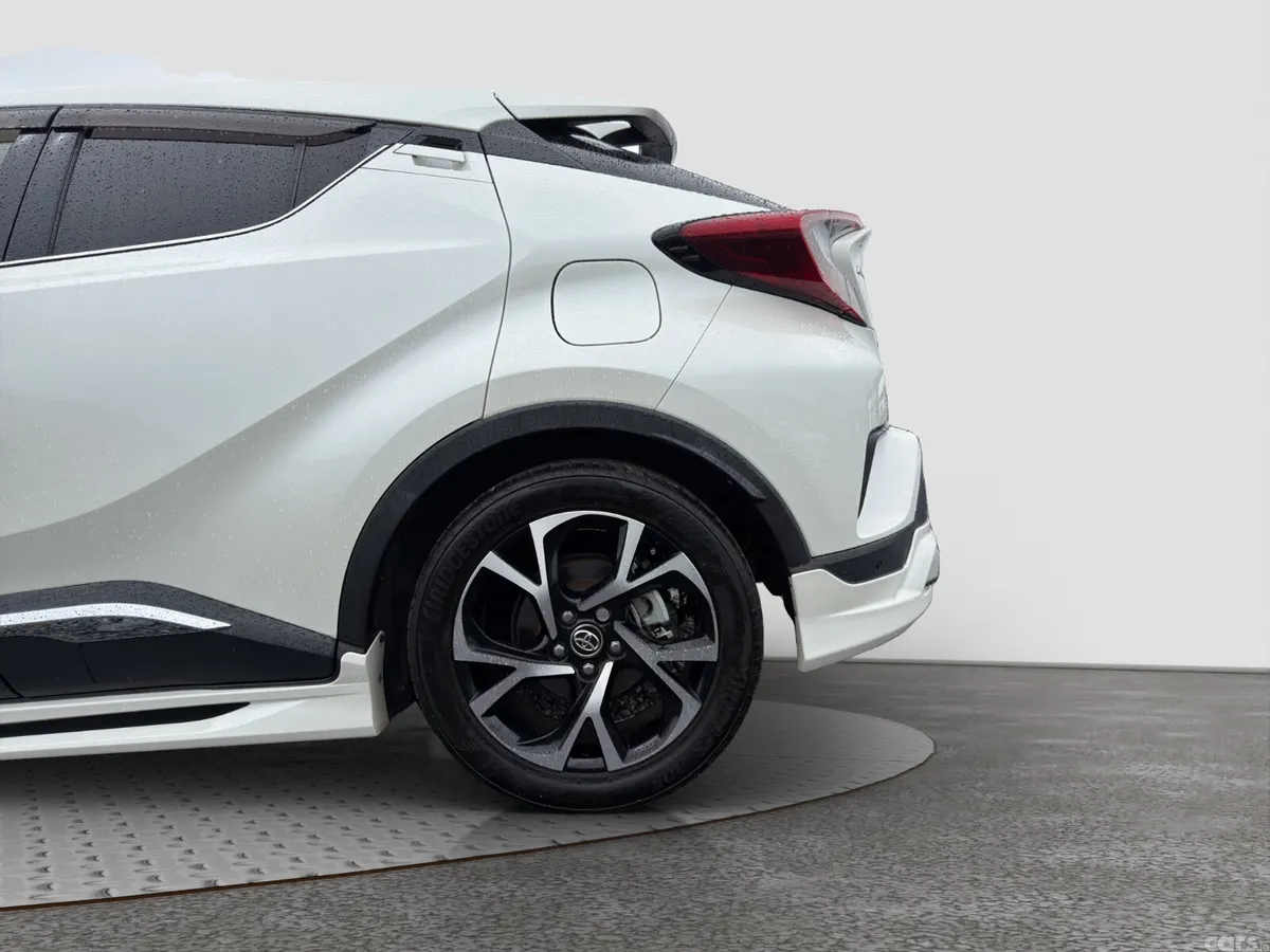 Toyota C-HR SUV, Petrol Hybrid, 2018, White