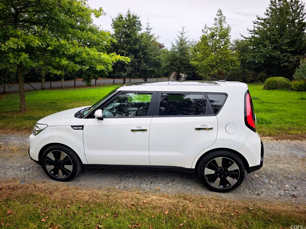 Kia Soul Hatchback, Diesel, 2015, White