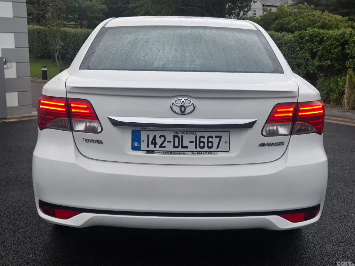 Toyota Avensis Saloon, Diesel, 2014, White