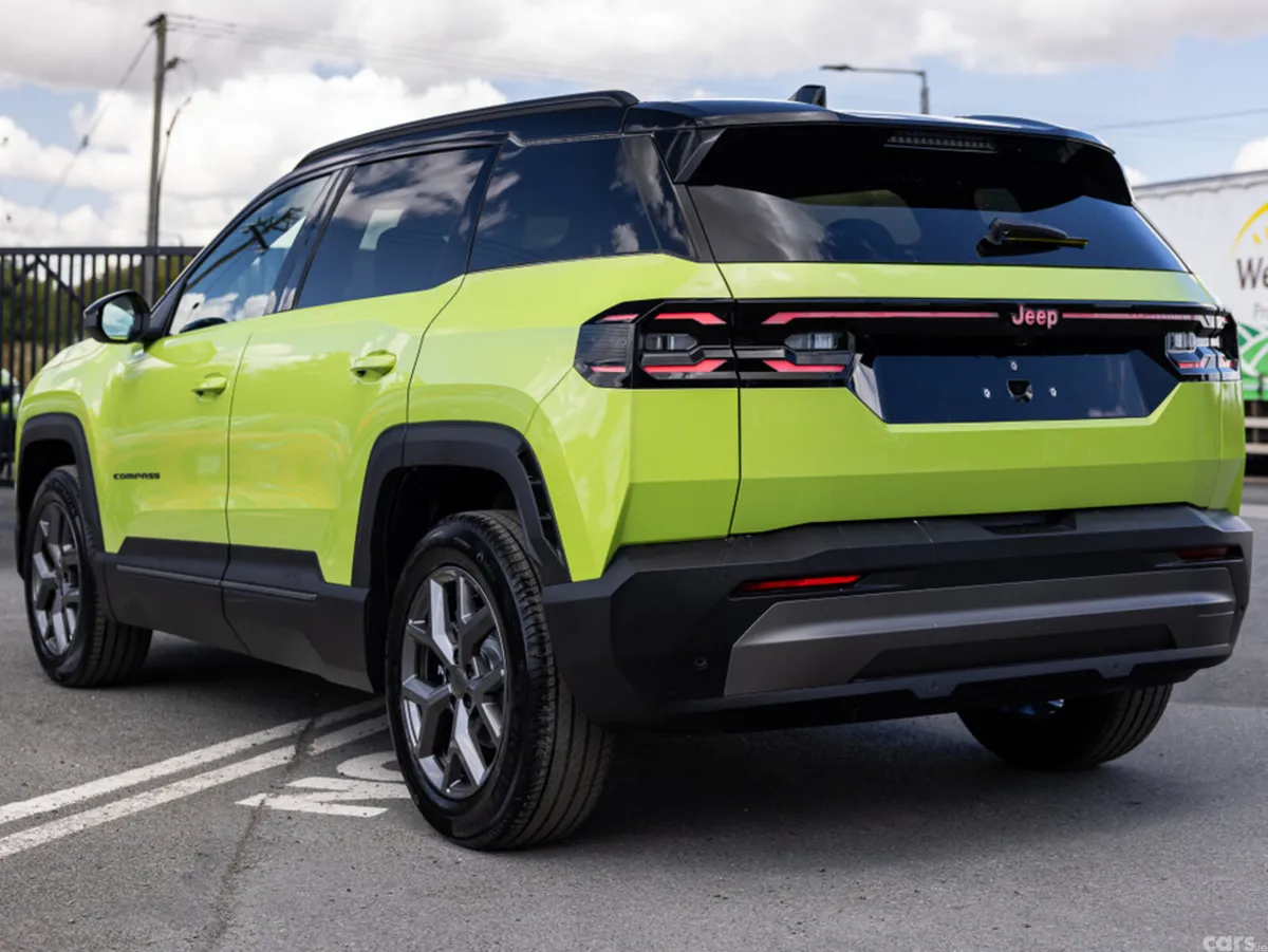 Jeep Compass SUV, Petrol Hybrid, 2026, Green